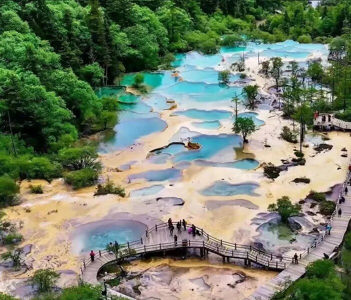 Chengdu · Jiuzhaigou · Huanglong 6-Day Tour