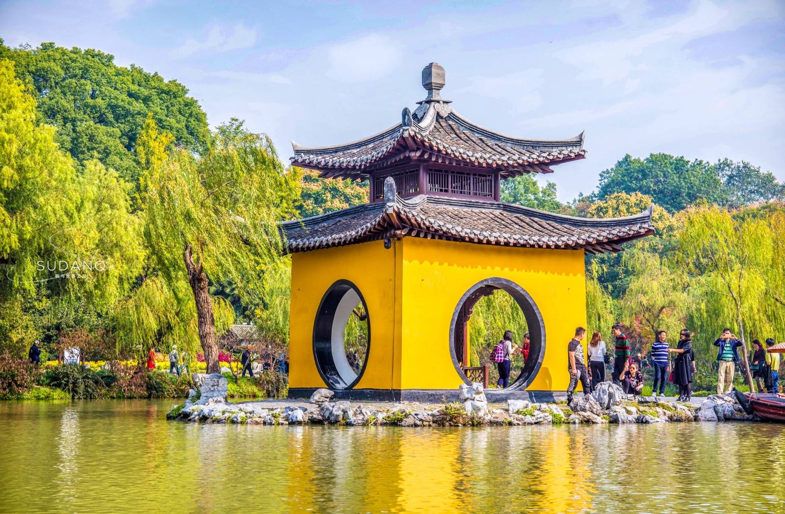 Suzhou—Yangzhou Slender West Lake—Ge Garden—Dongguan Street